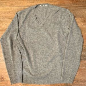 Uniqlo v neck sweater